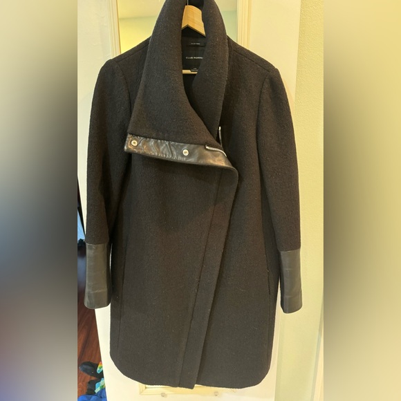 CLUB MONACO HALLI COAT %100 Wool and %100 Leather Trim. size LARGE - Picture 5 of 11